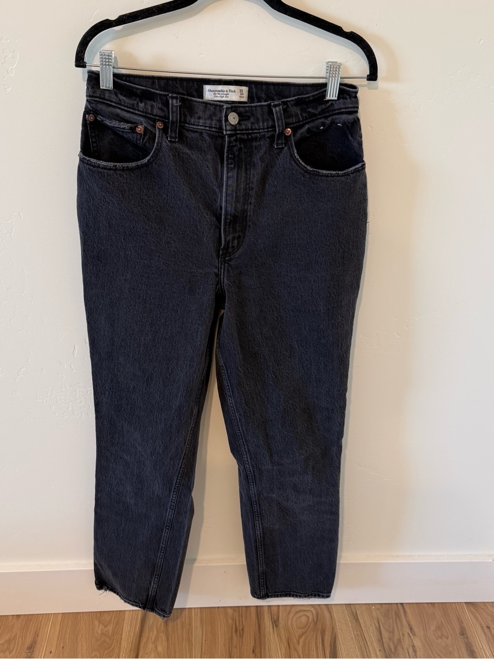 Abercrombie & Fitch The 90s Straight Ultra High-Rise Black Jeans Women's 30/10R